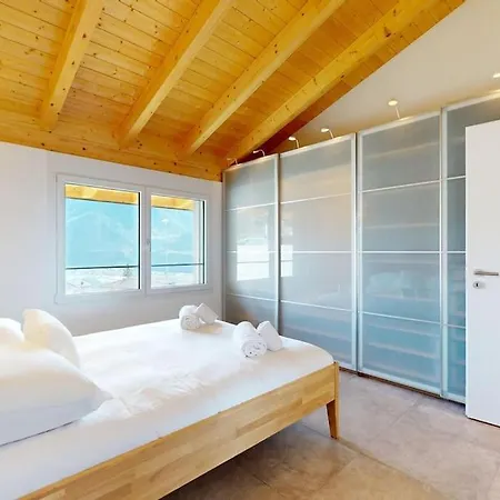 Bright Penthouse View & Terrace Apartment
