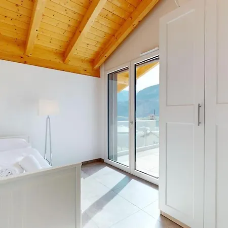 Bright Penthouse View & Terrace Apartment *